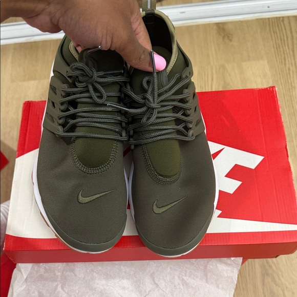 Nike Shoes - Nike Men's Forest Green Sneakers Presto